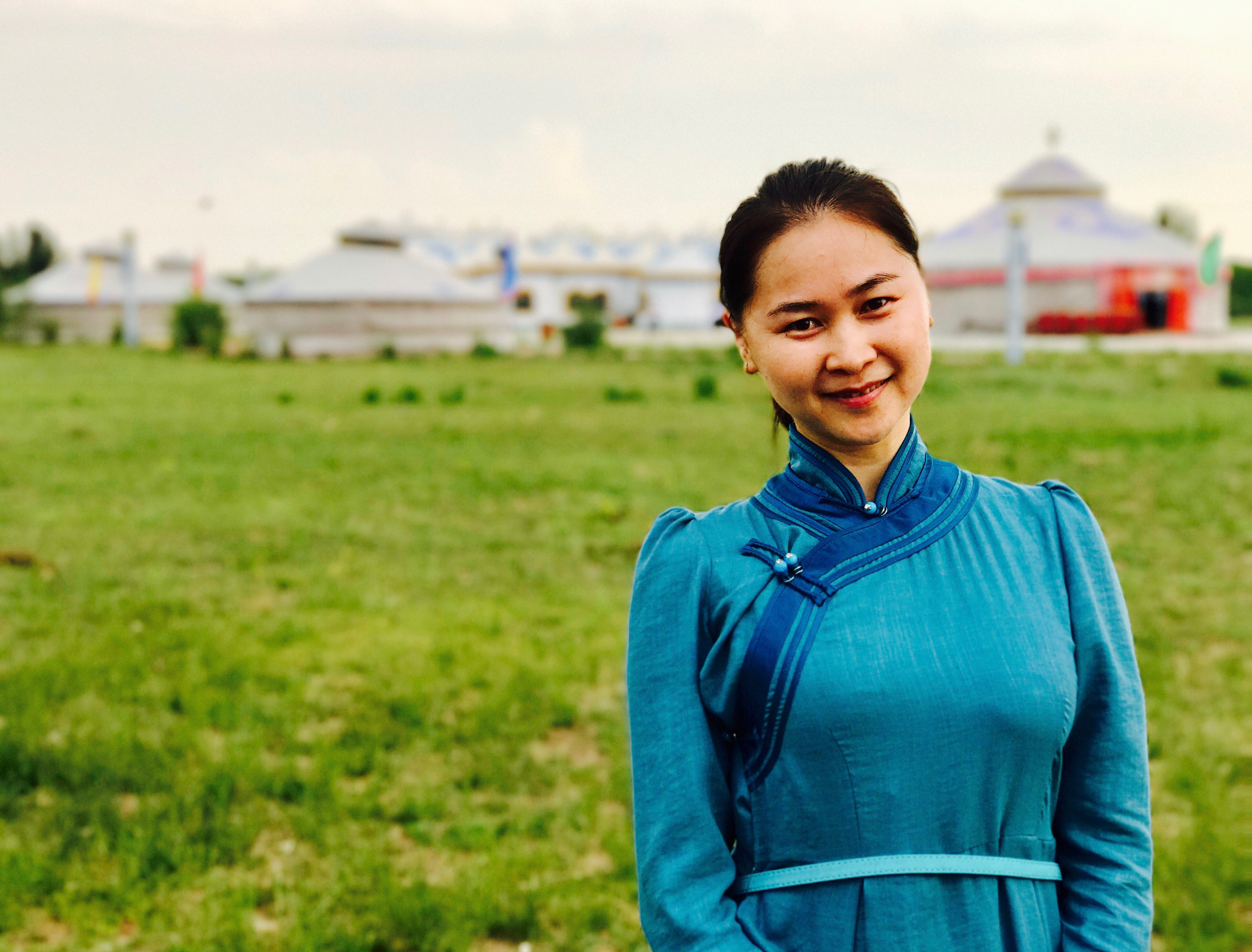 9.团队成员:鄂晶晶(1).jpg 9.团队成员:鄂晶晶(1).jpg